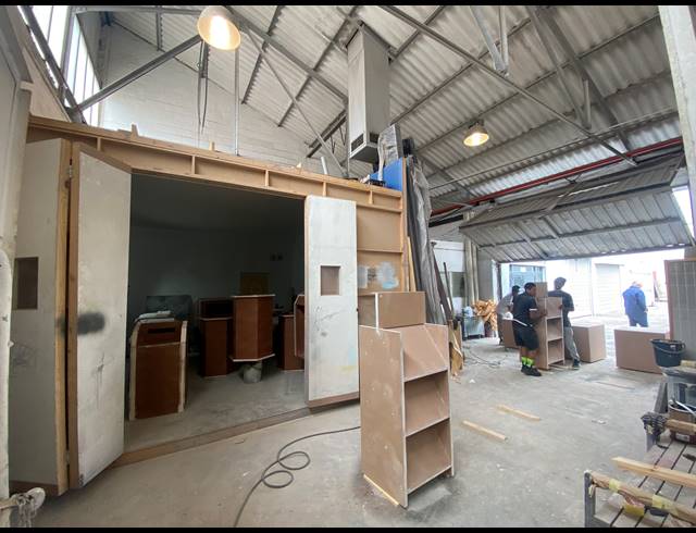 900M² WAREHOUSE TO LET IN PAARDEN EILAND
